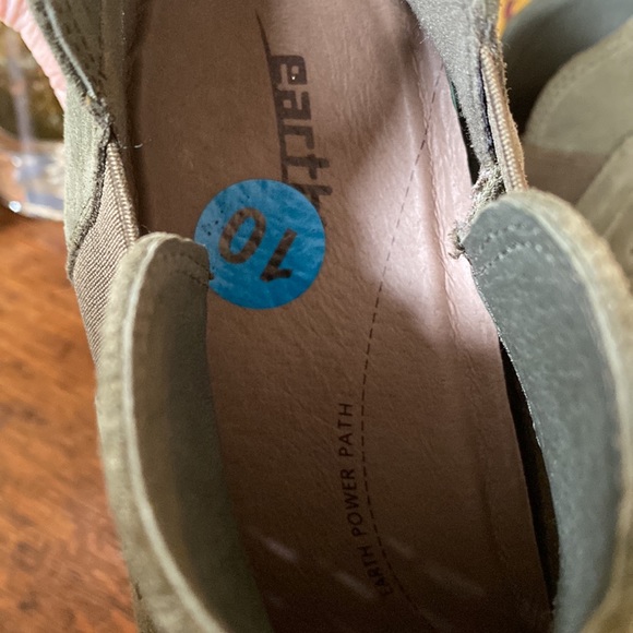 Earth Keren Olive Green Bootie - Picture 13 of 14